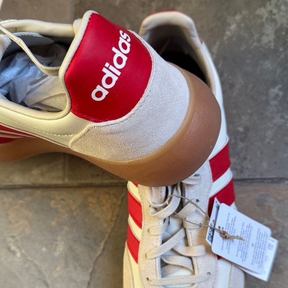 adidas White Sneakers with Red Stripes - Retro Low-Top Trainers broken lace - Picture 5 of 7